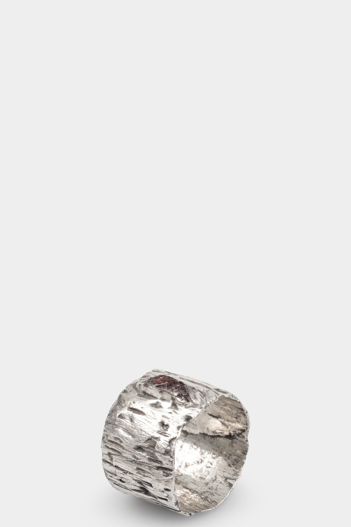 Silver band ring with Garnet