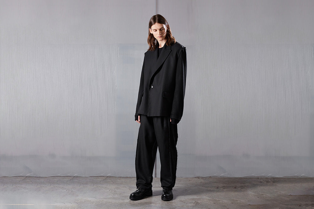 Andrea Ya’Aqov – Italian Avant-Garde Streetwear & Monochrome Minimalism