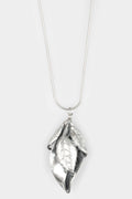 Silver leafs pendant necklace