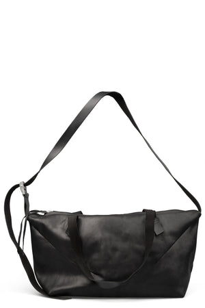 Werkschwarz | Small leather weekender bag, WERK 48F, shot on table