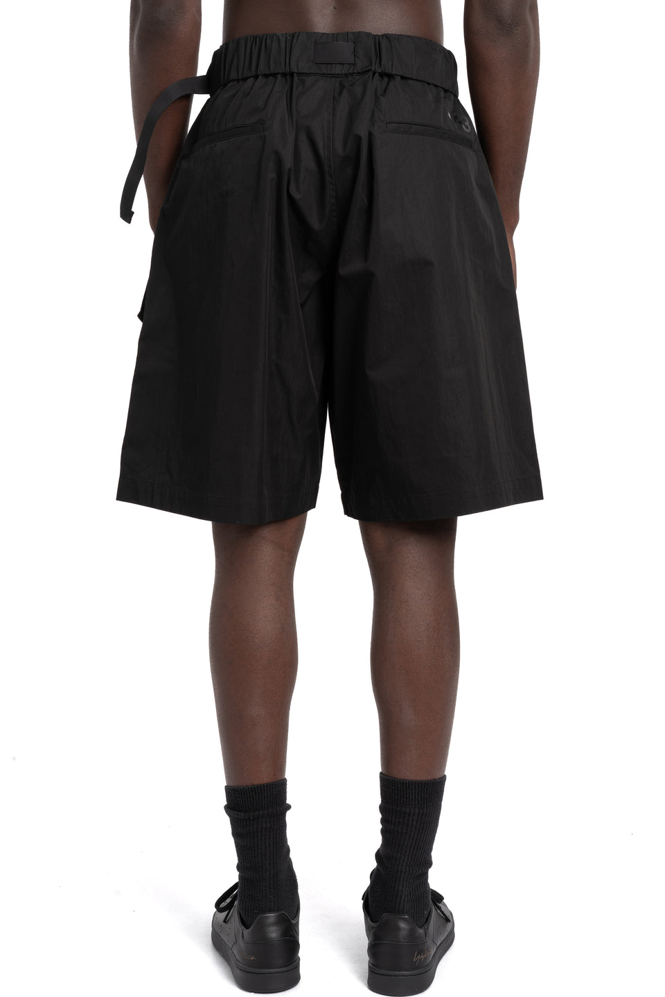 Belted wide leg shorts
