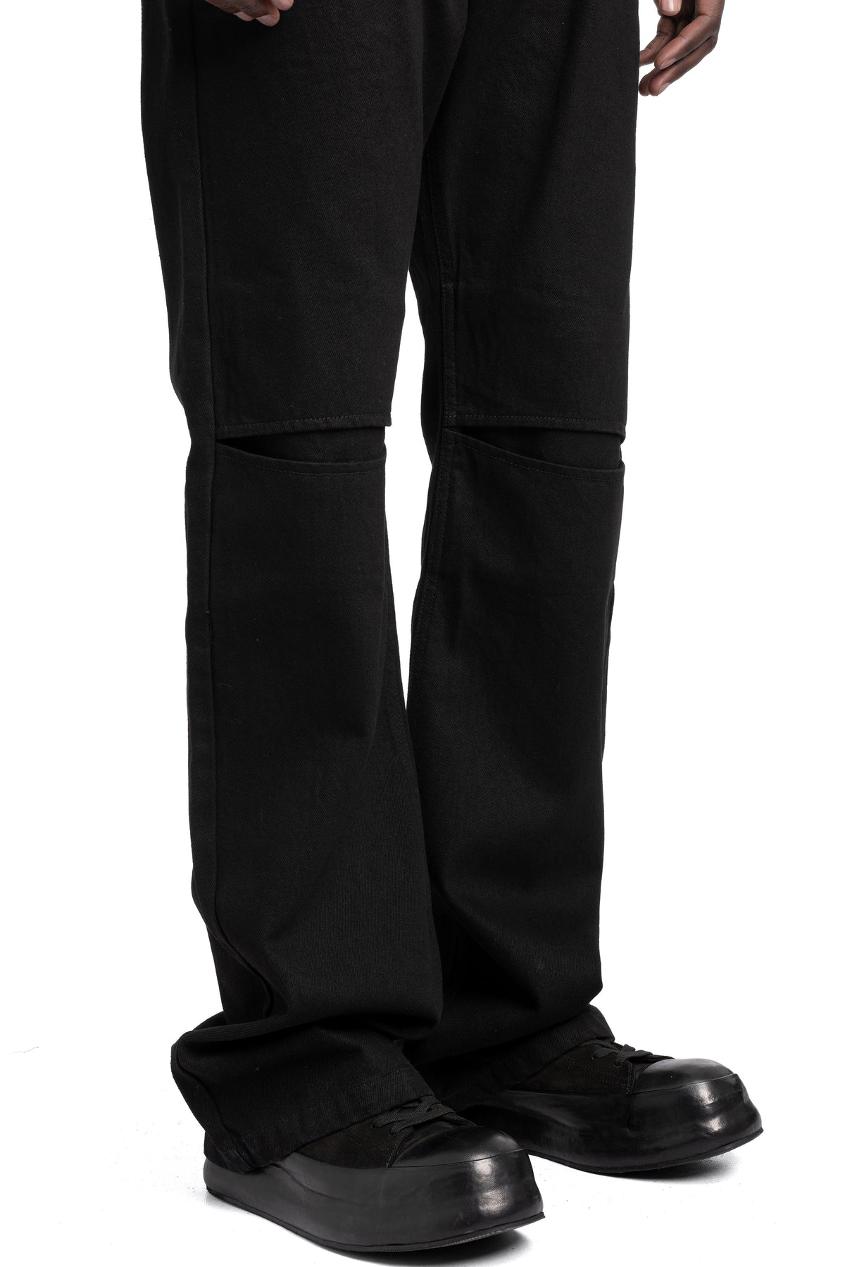 SAN263-1 | SS26 - Slit Knee Jeans,  SS26-0403-BK