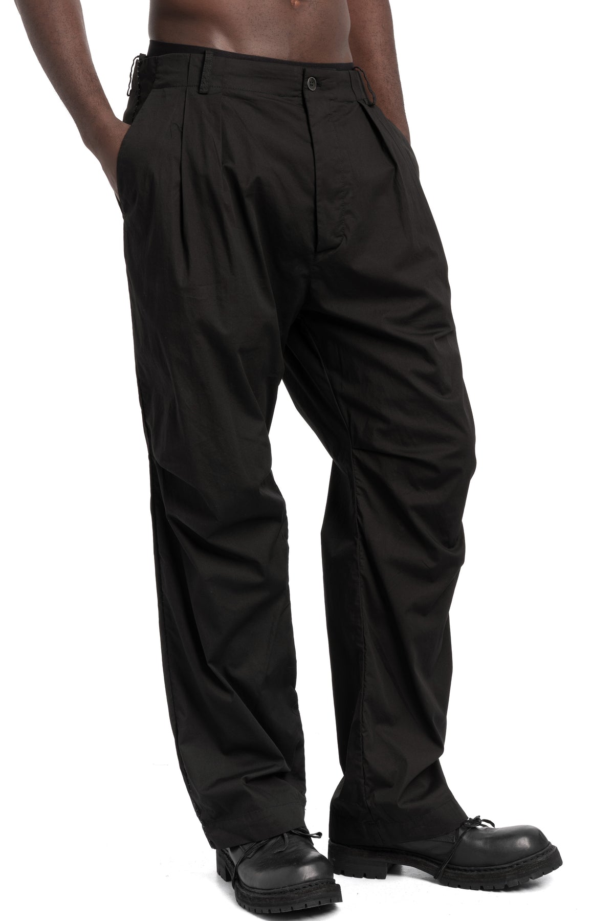 Masnada | SS26 - Large Leg Box Pleat Trousers, Black M3682