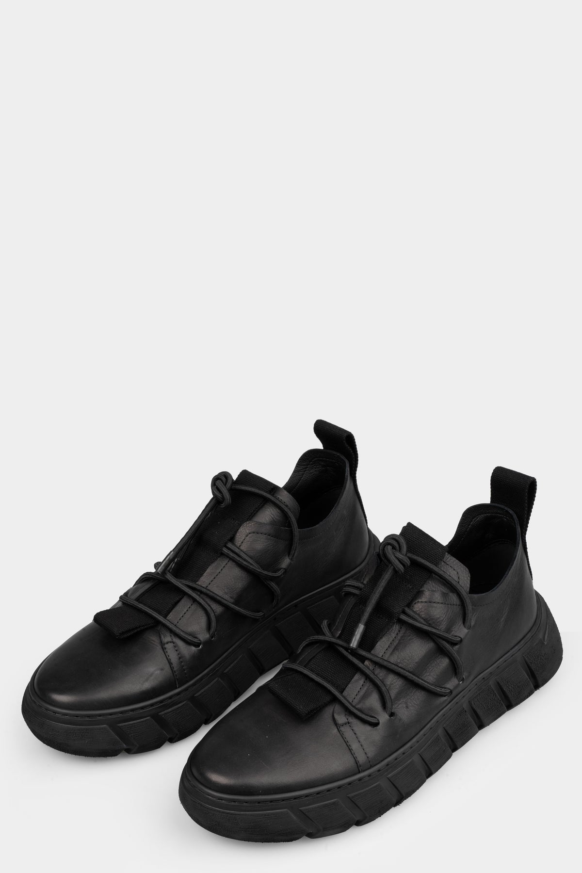 Puro | SS25 Low top laced leather sneakers - POWER HOUR