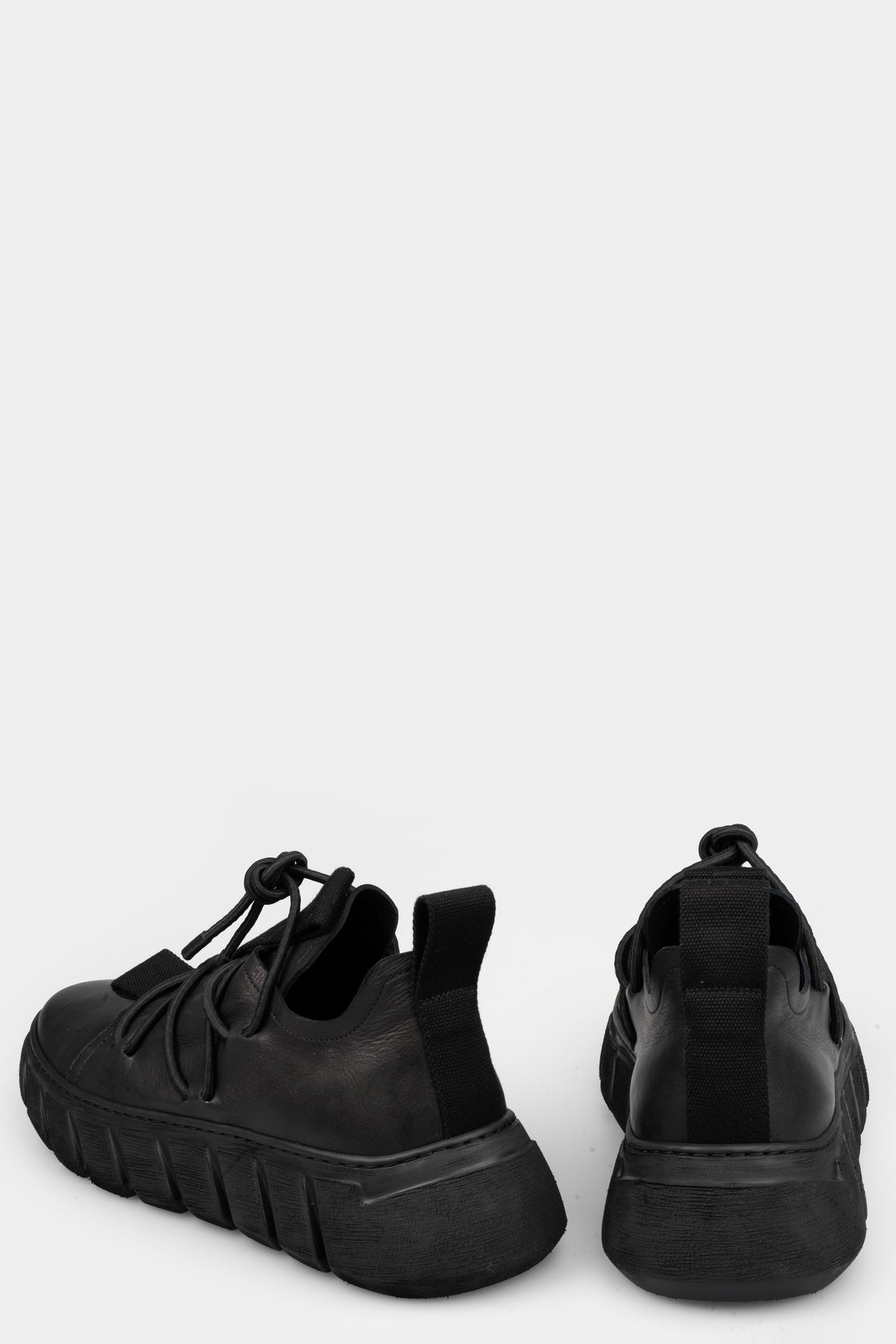 Puro | SS25 Low top laced leather sneakers - POWER HOUR