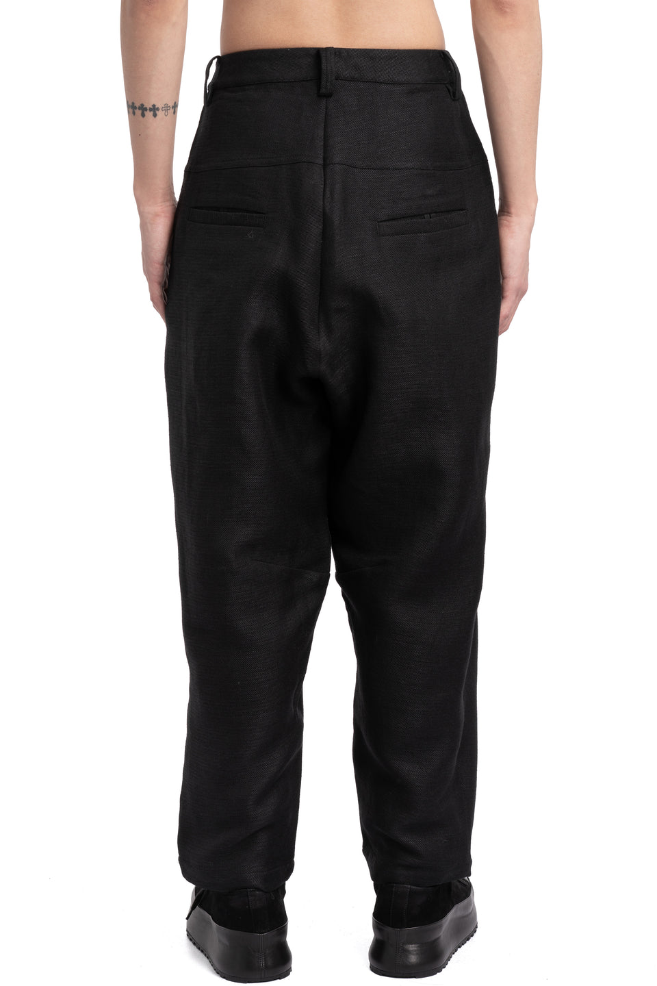 Pleated curved pants