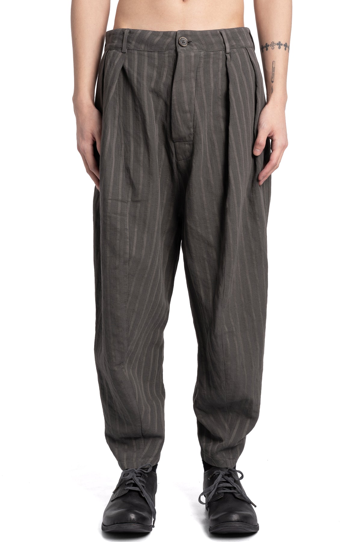 Marc Point | SS26 - Pleated pants, front view on model