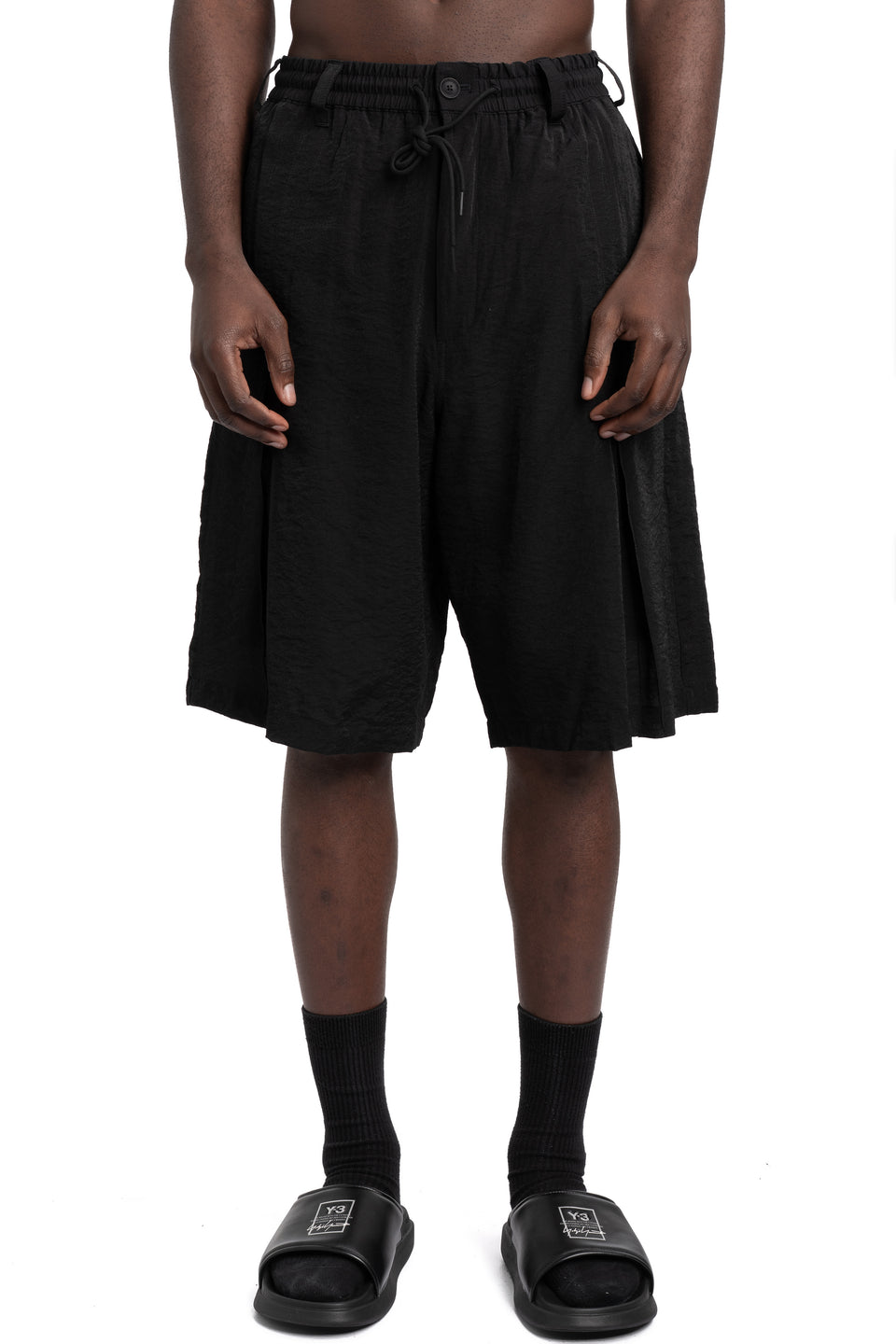 Pleated shorts