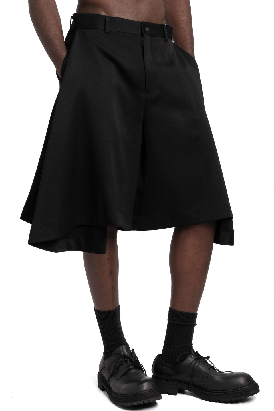 Wool gabardine balloon shorts