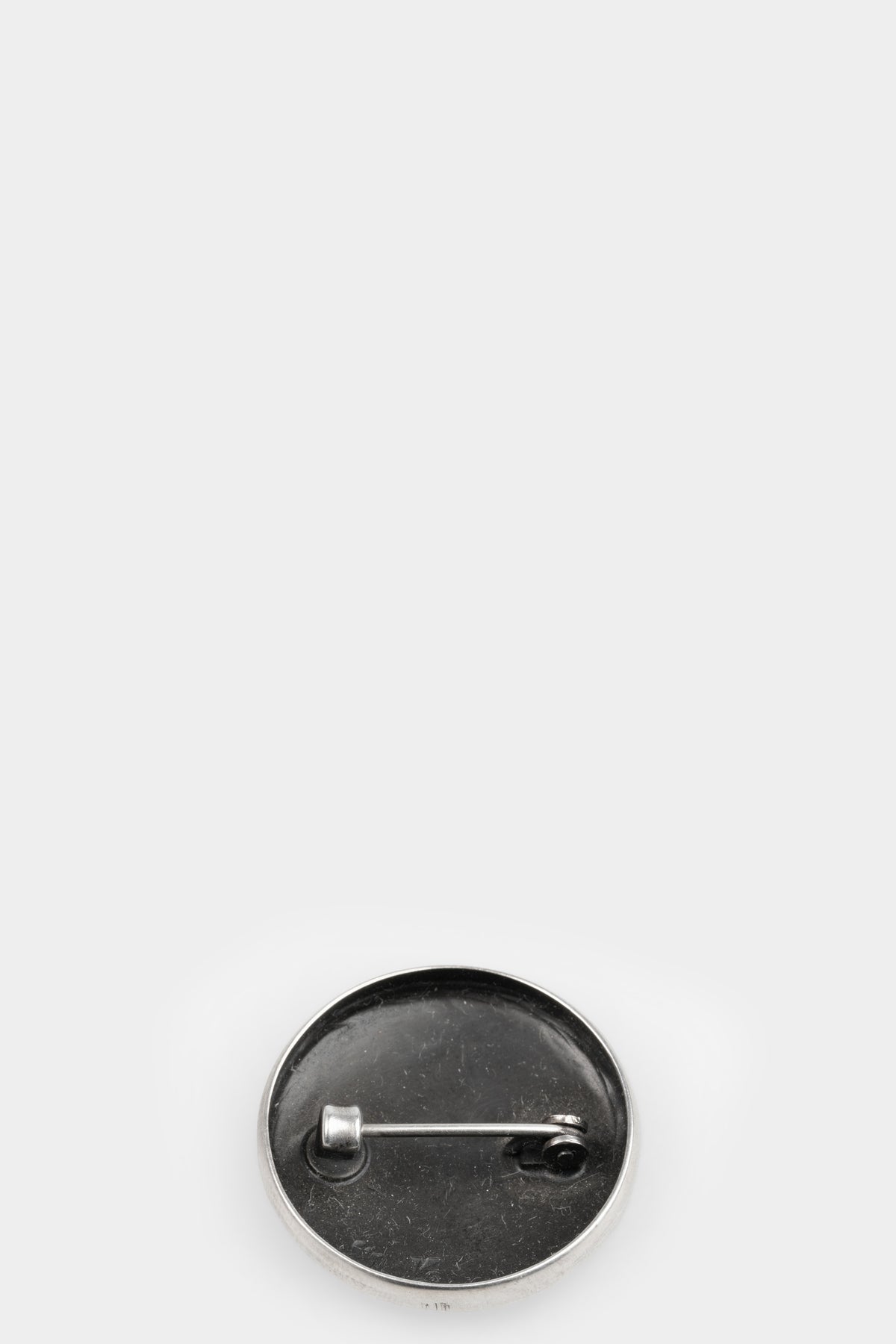 Werkstatt München | Hammered badge brooch - M4300