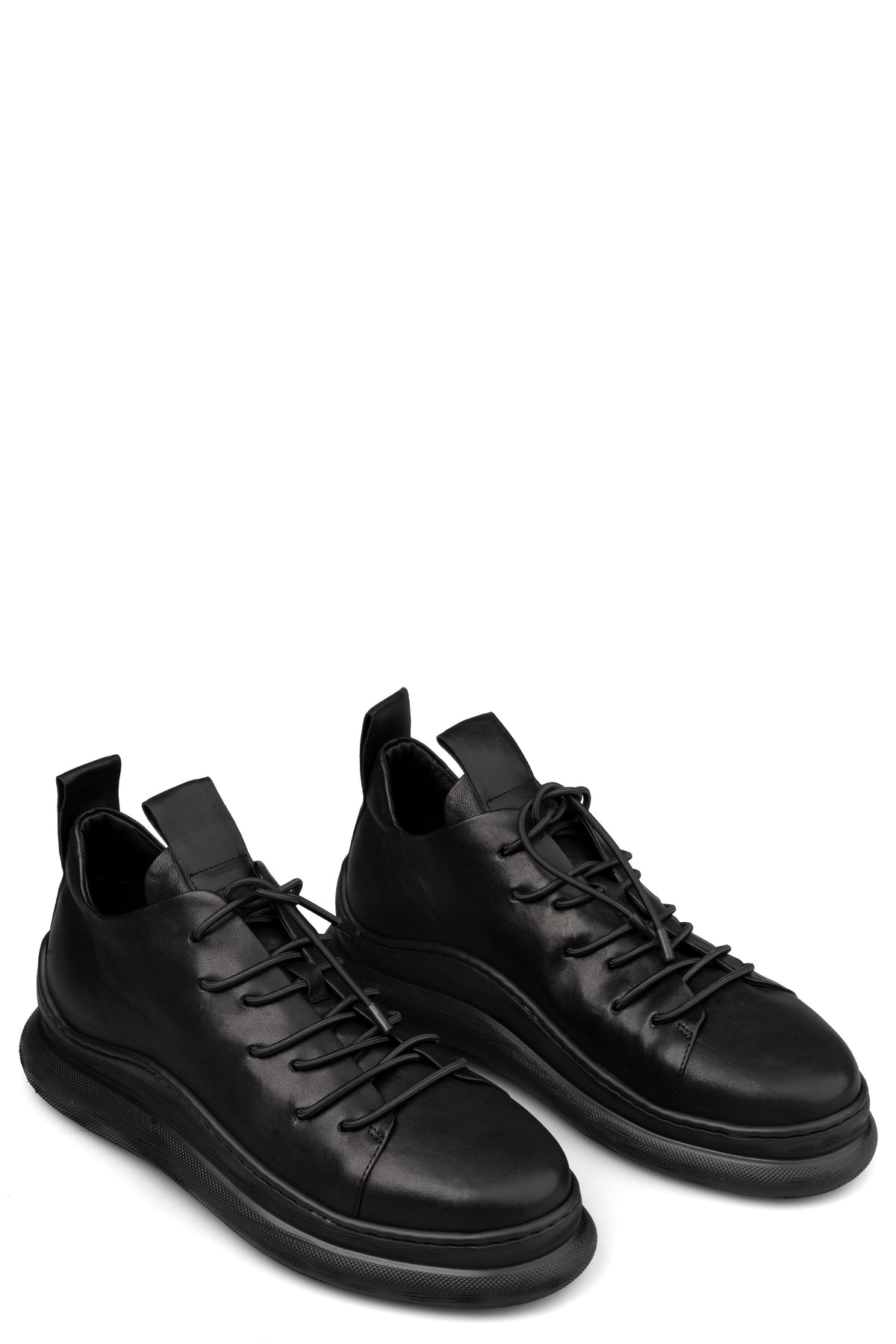 Puro | SS26 - Low laced leather sneakers | SPORTING HERO
