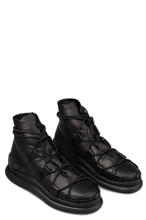 Puro | SS26 - Laced lamb leather sneakers | HIGH DEFINITION