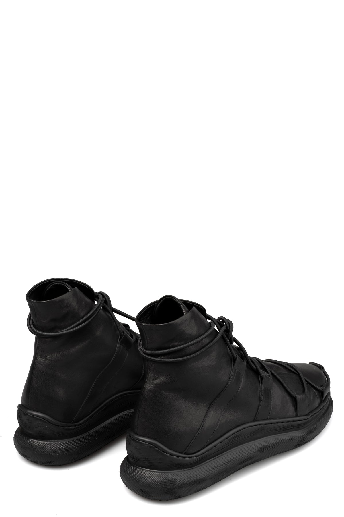 Puro | SS26 - Laced lamb leather sneakers | HIGH DEFINITION