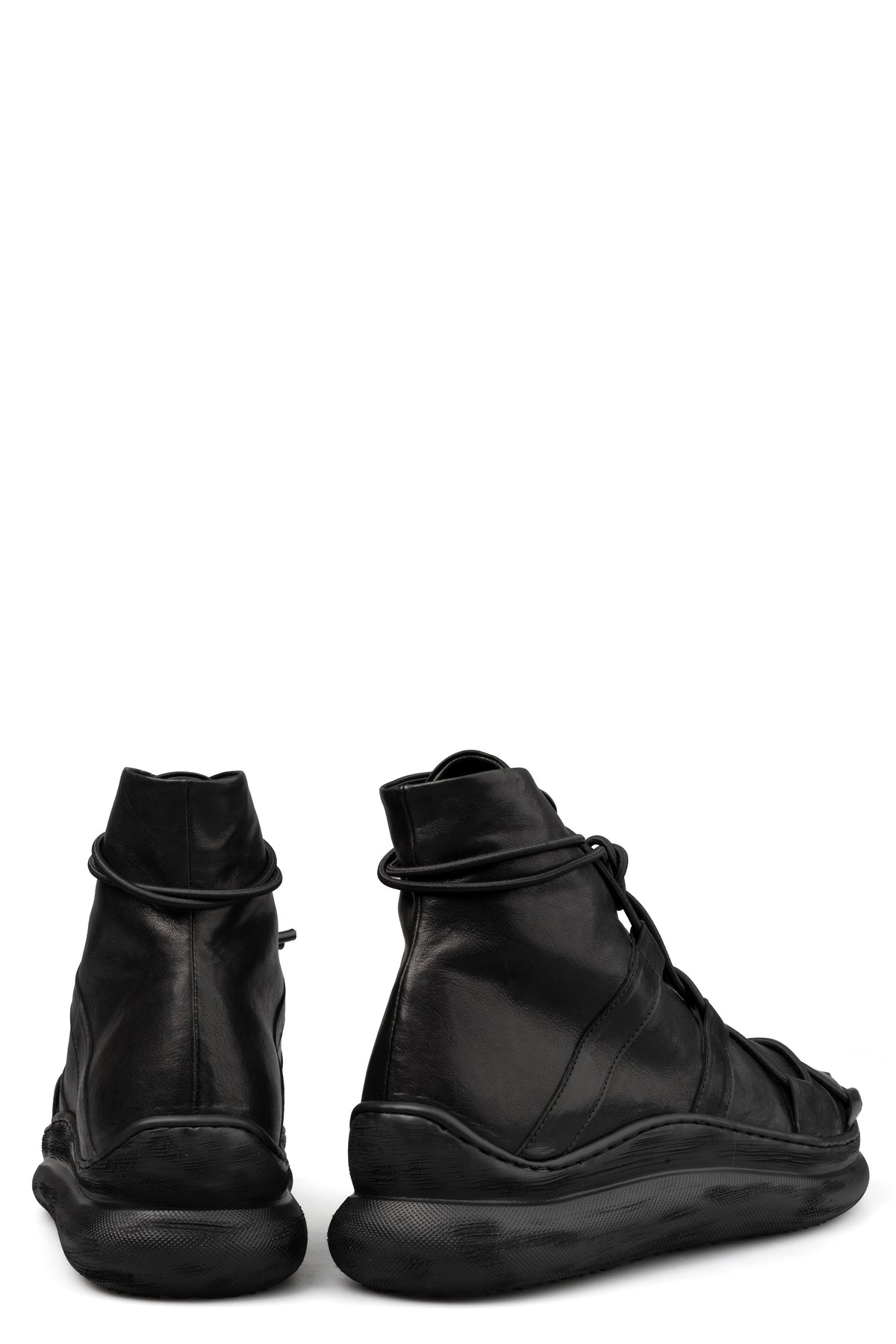 Puro | SS26 - Laced lamb leather sneakers | HIGH DEFINITION