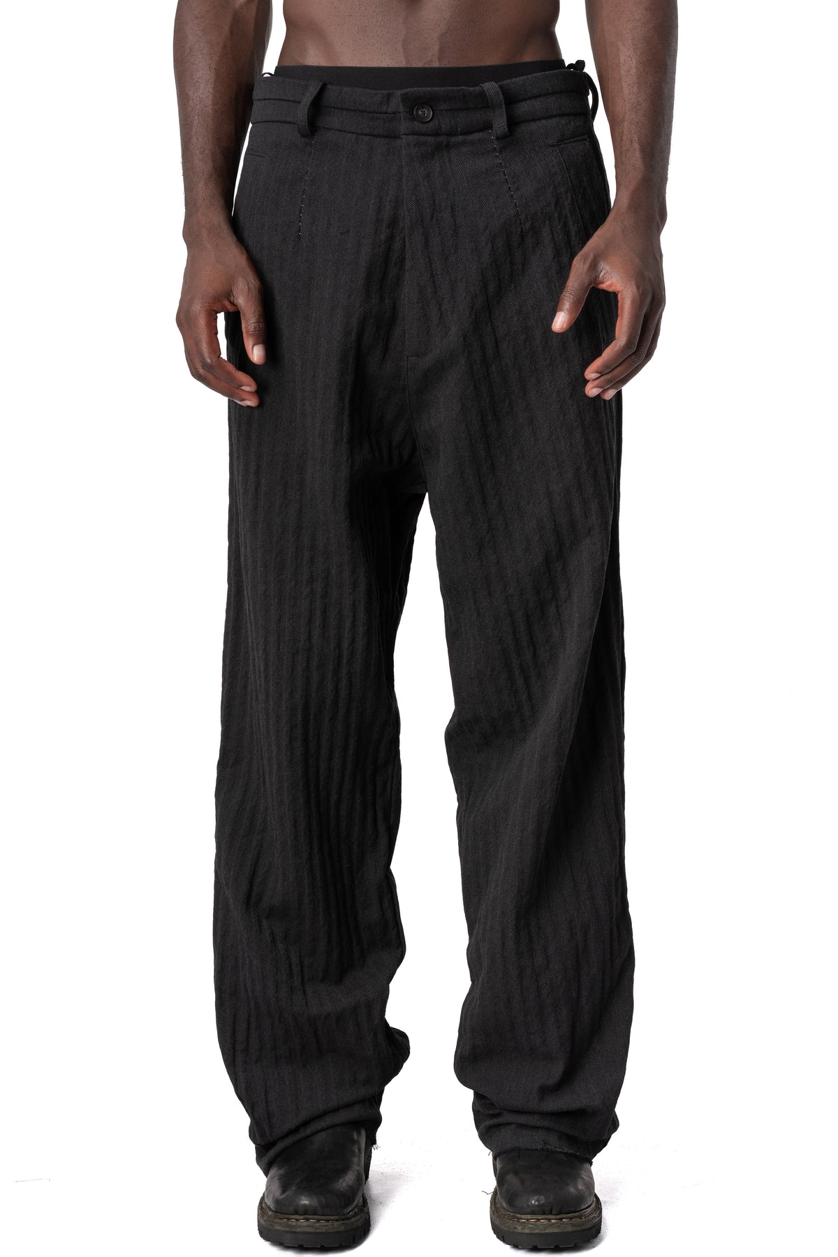 Masnada | AW26 - Stretch corrugated cotton wide-leg pants, Black M3744, front view on model