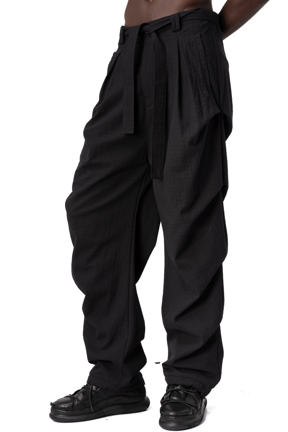 La Haine Inside Us | AW26 - Textured cotton trousers, Black M1366