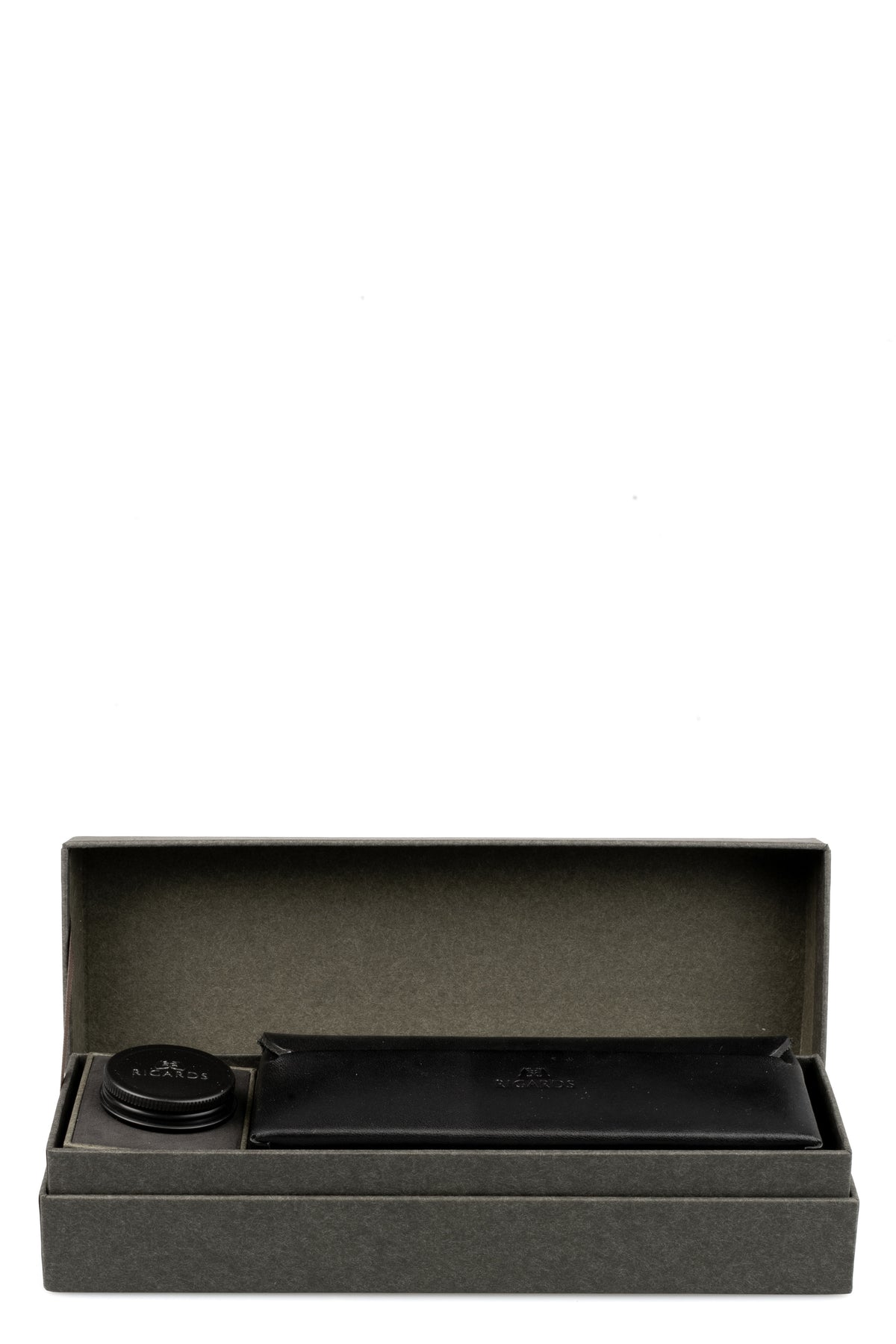 Rigards | Permanent - Round horn sunglasses, Black & White RG1072