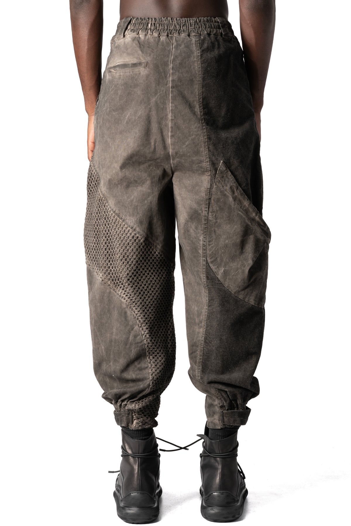 La Haine Inside Us | AW26 - Oversized meshcore cargo trousers, Mud M1318
