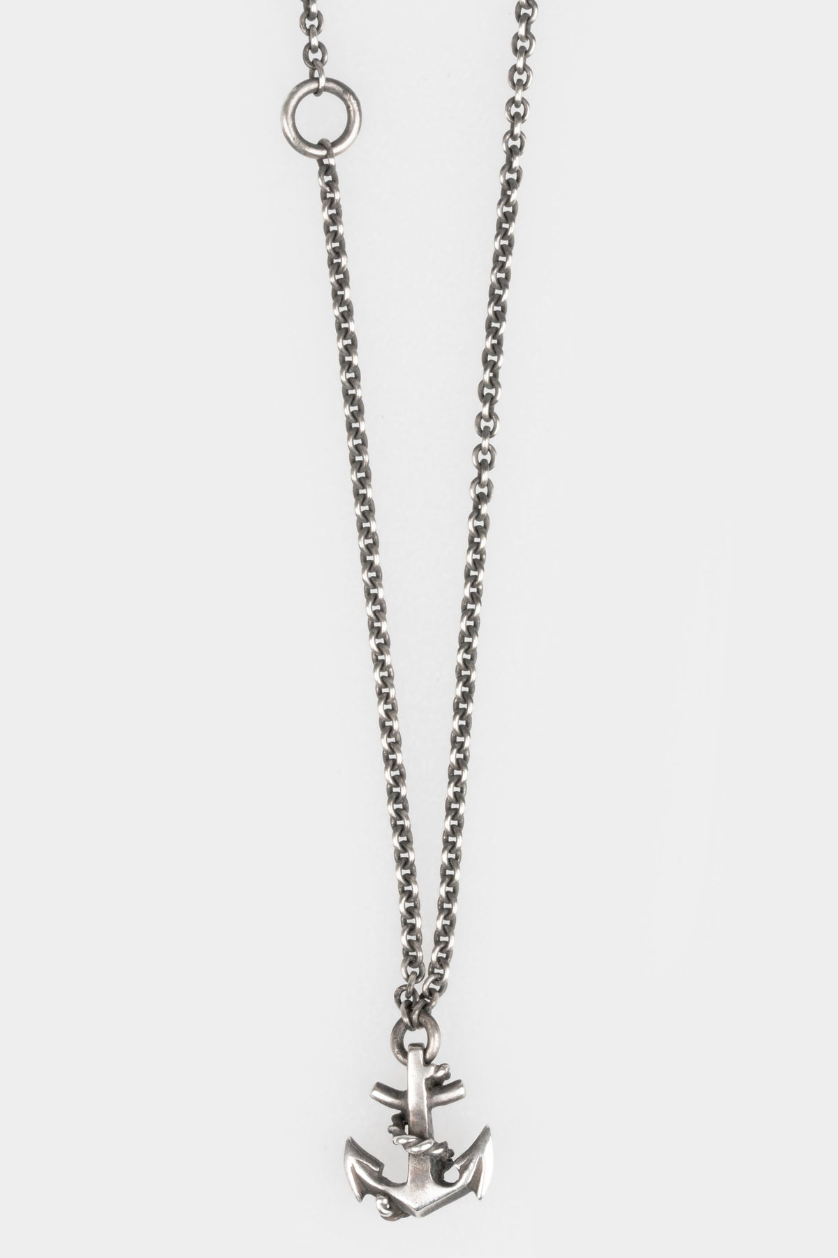 Werkstatt München | Mini skull pendant necklace M7330, shot on table