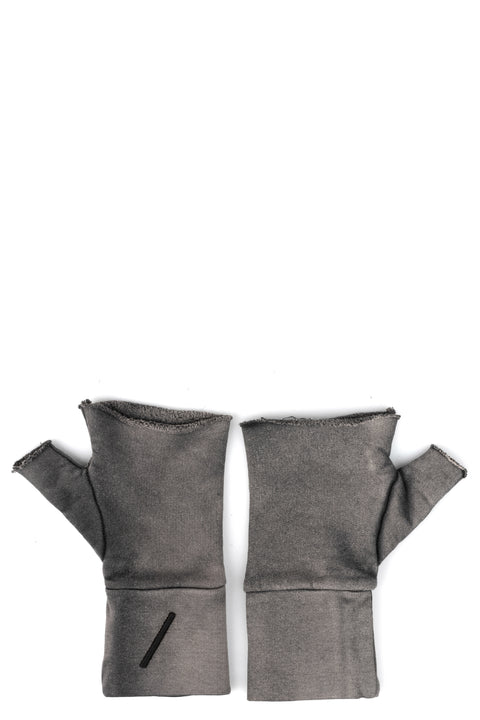 Thom Krom | AW26 - Knitted Gloves, Grey Stone Wash Spray, shot on table