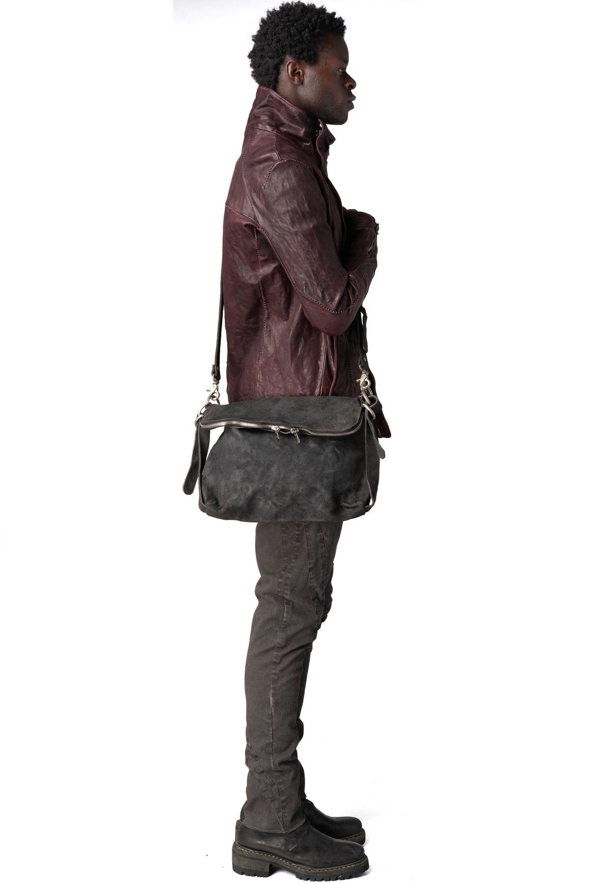 Incarnation | AW26 - Horse leather shoulder bag Dark Charcoal 11V-9797