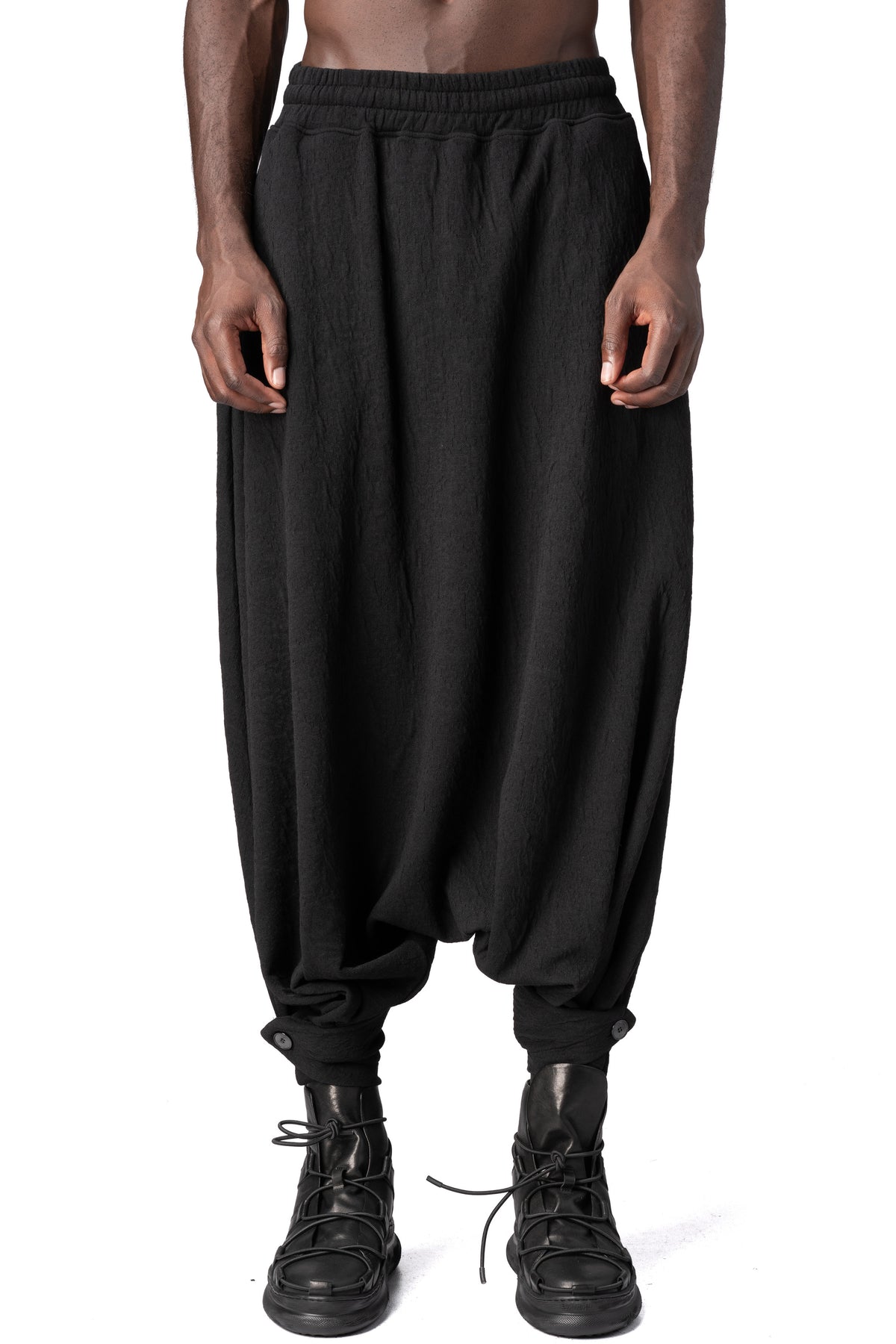 La Haine Inside Us | AW26 - Oversized low-crotch embossed fleece trousers, Black M1337