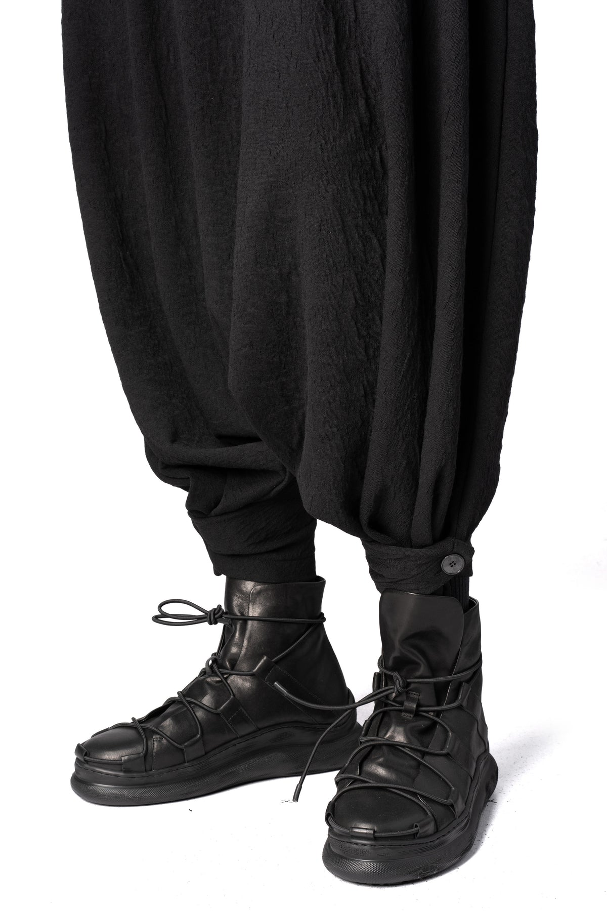 La Haine Inside Us | AW26 - Oversized low-crotch embossed fleece trousers, Black M1337