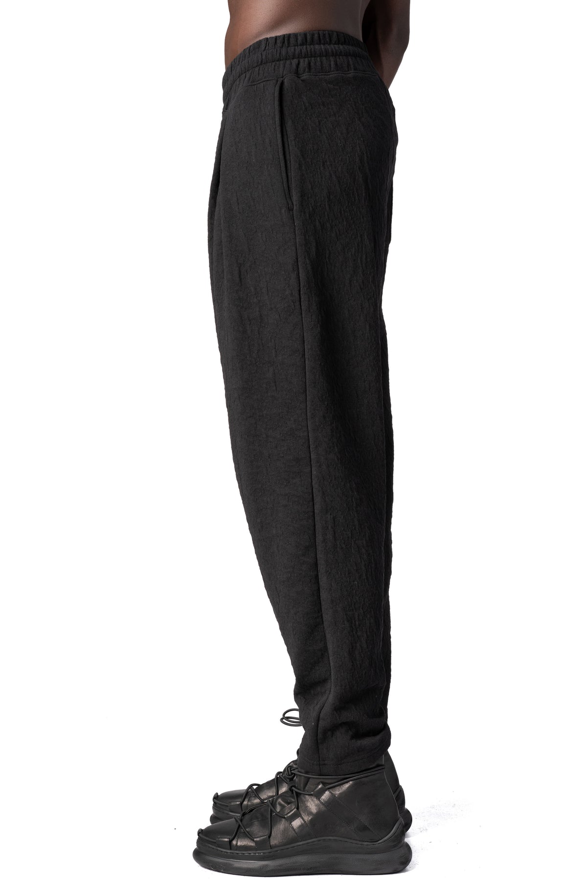 La Haine Inside Us | AW26 - Regular fit embossed fleece trousers, Black M1338