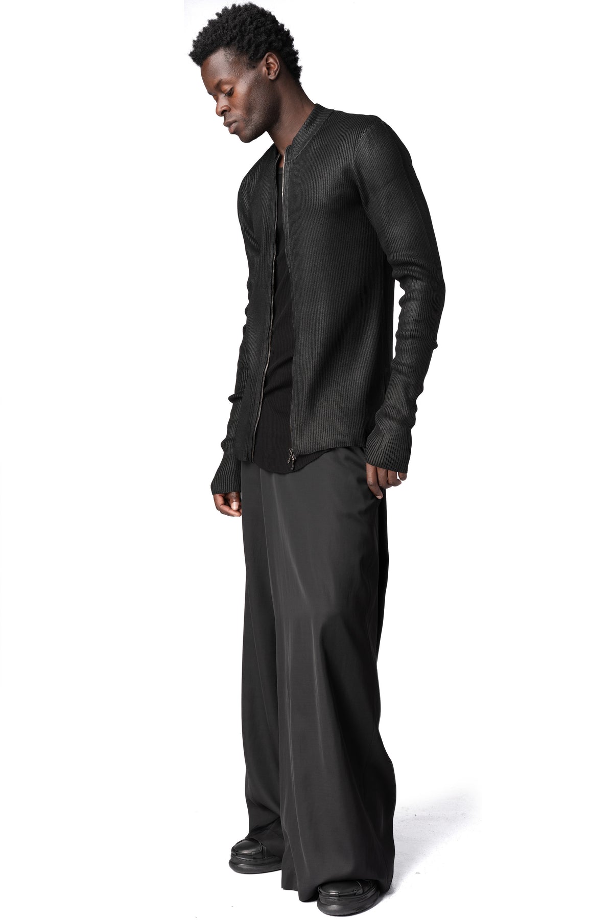 Julius_7 | AW26 - Coated zip-front knit cardigan, Black 957KNM1-C
