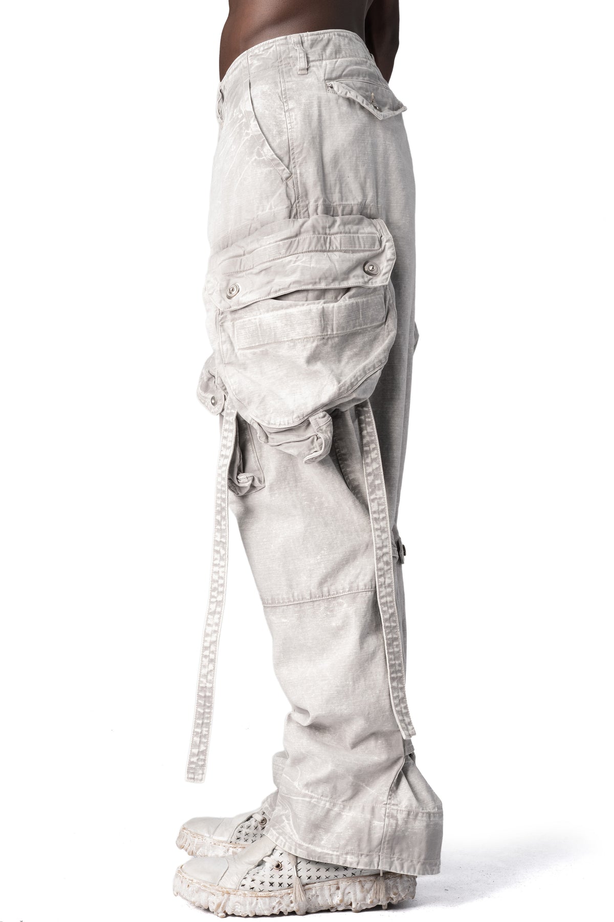 Julius_7 | AW26 - Wide cargo trousers, Plaster 957PAM16-PL