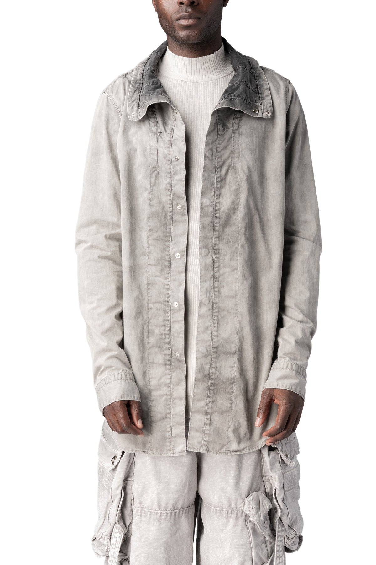 Julius_7 | AW26 - High collar twill shirt, Smog 957SHM1