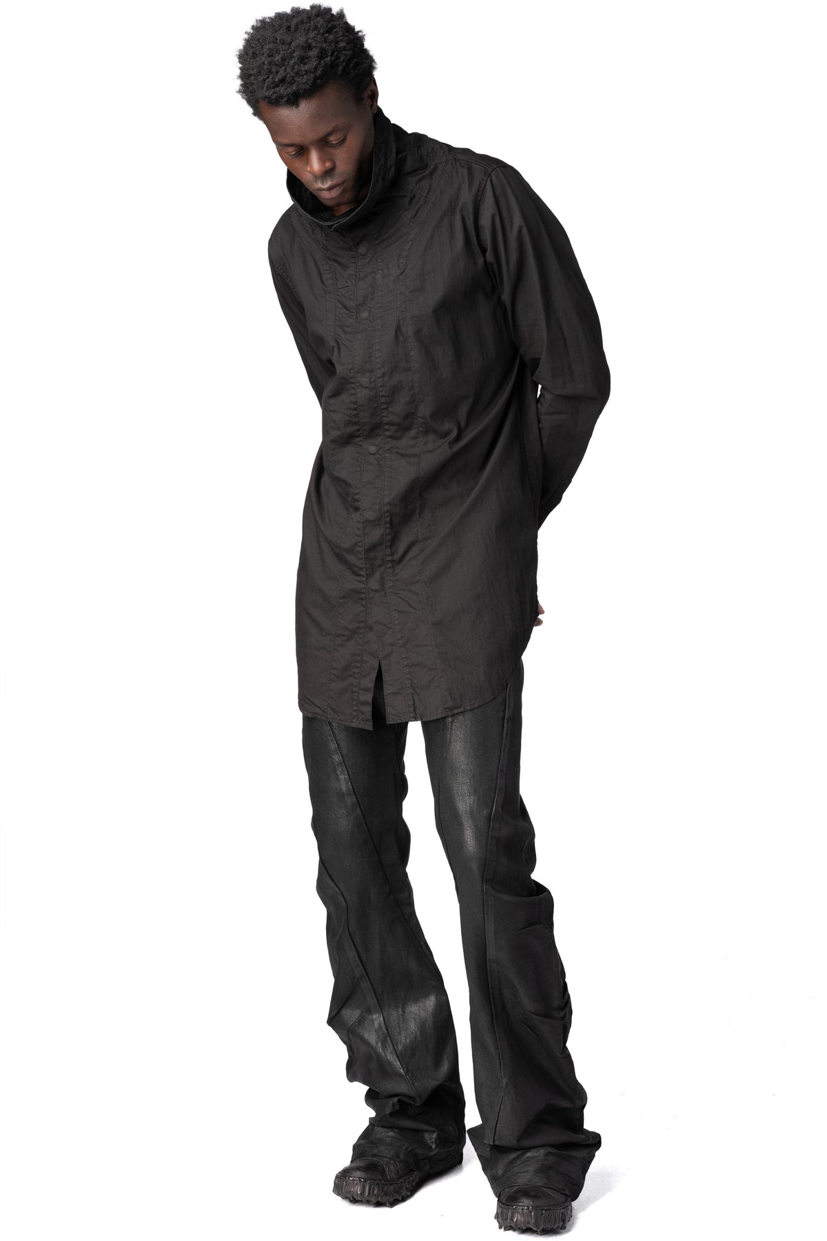Julius_7 | AW26 - High collar twill shirt, Black 957SHM1