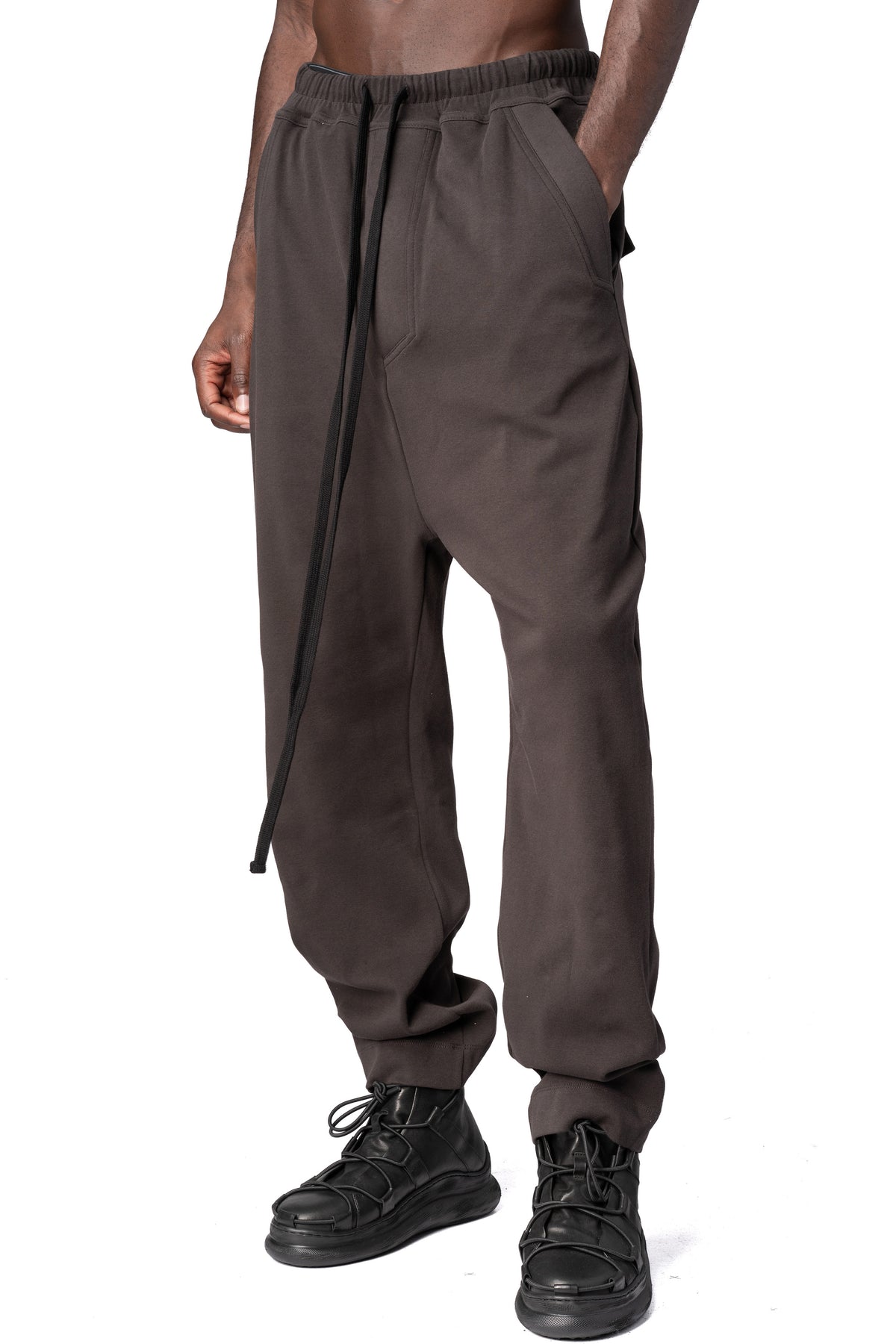 Thom Krom | AW26 - Low Crotch Trousers, Cold Brown MST526
