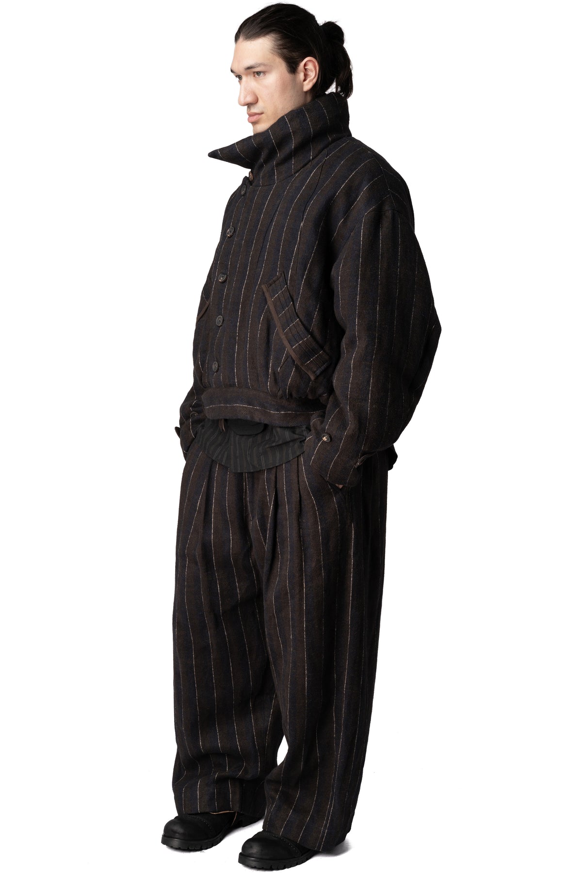 Pleated wide-leg pinstripe trousers