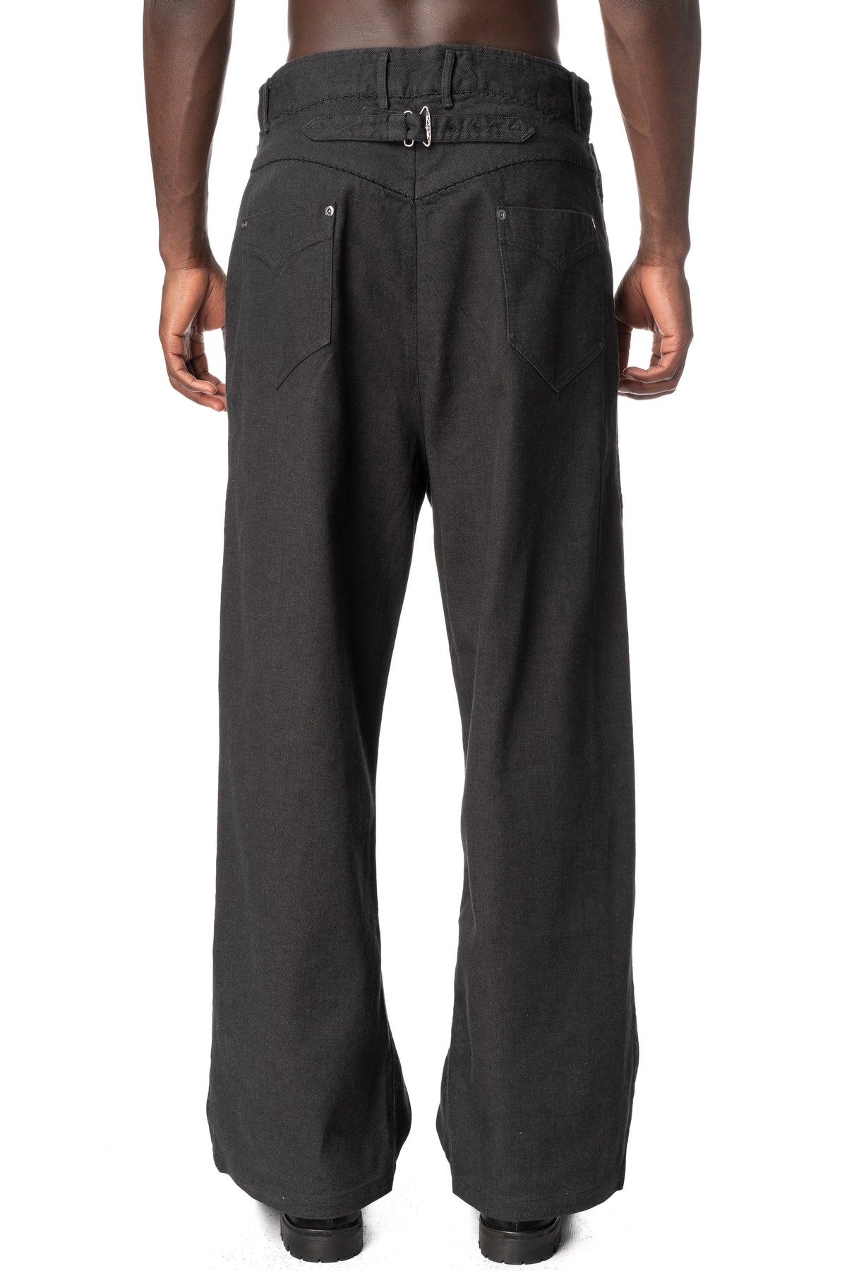Overlocked Loose Buckleback Trousers, Black