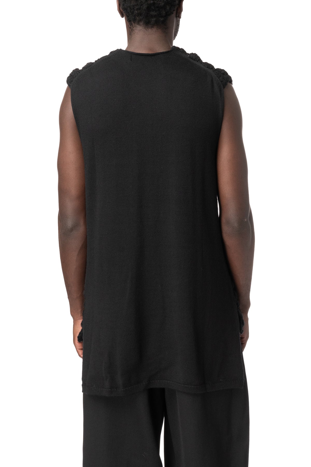 Sleeveless textured knit vest, Black