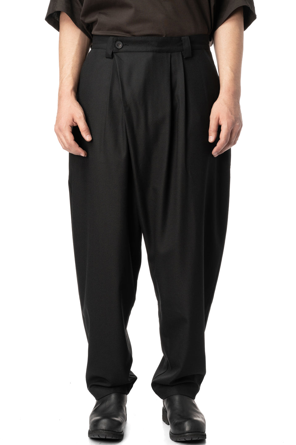 Cross stitch slanted pleat pants