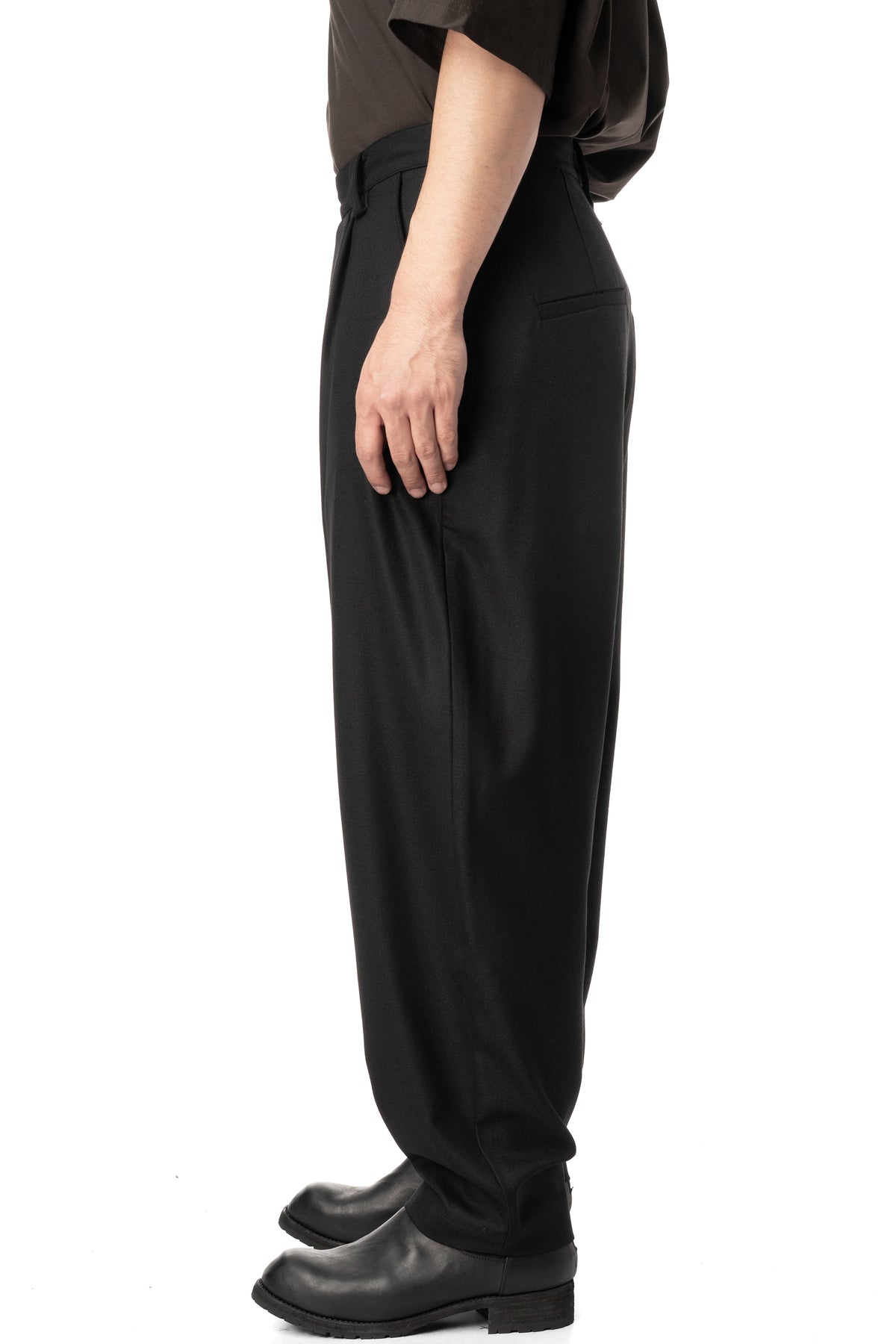 Cross stitch slanted pleat pants