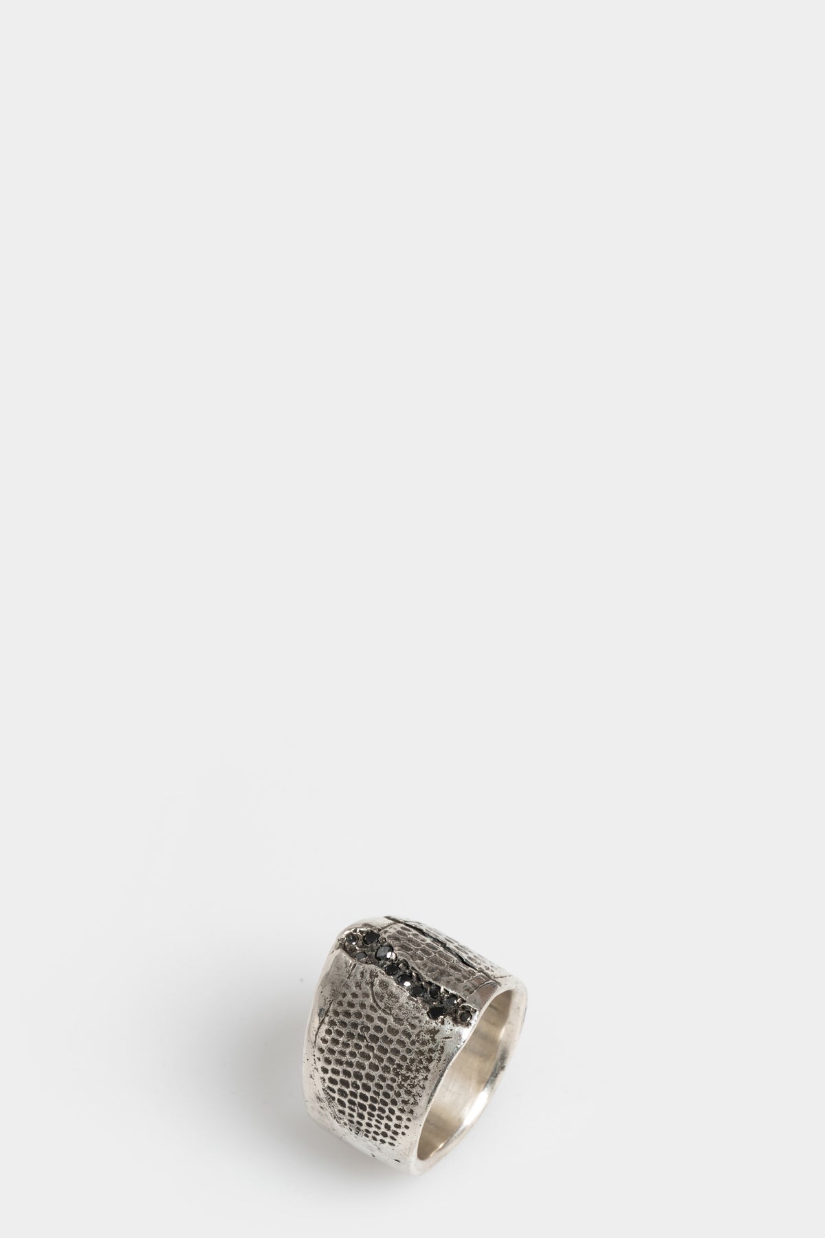 Enri Mars | Black diamonds ring