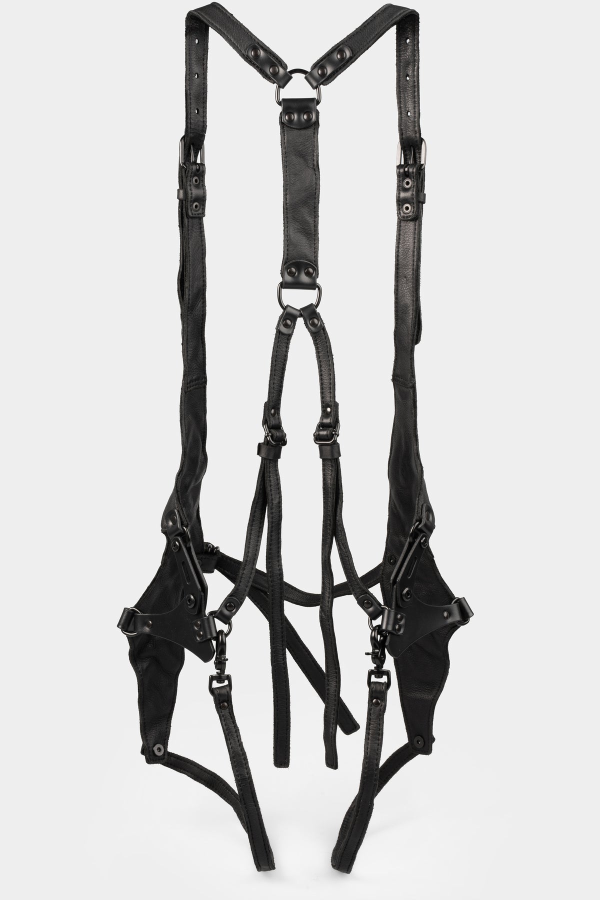 Crinkled leather harness