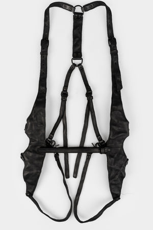 Crinkled leather harness