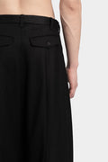 Julius_7 | AW25 - Drop crotch cropped suit pants, 917PAM10
