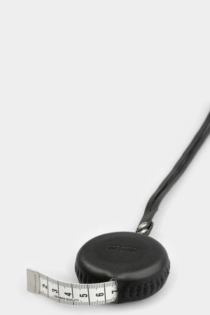 JOE CHIA | AW24 - Retractable measuring tape w. leather case