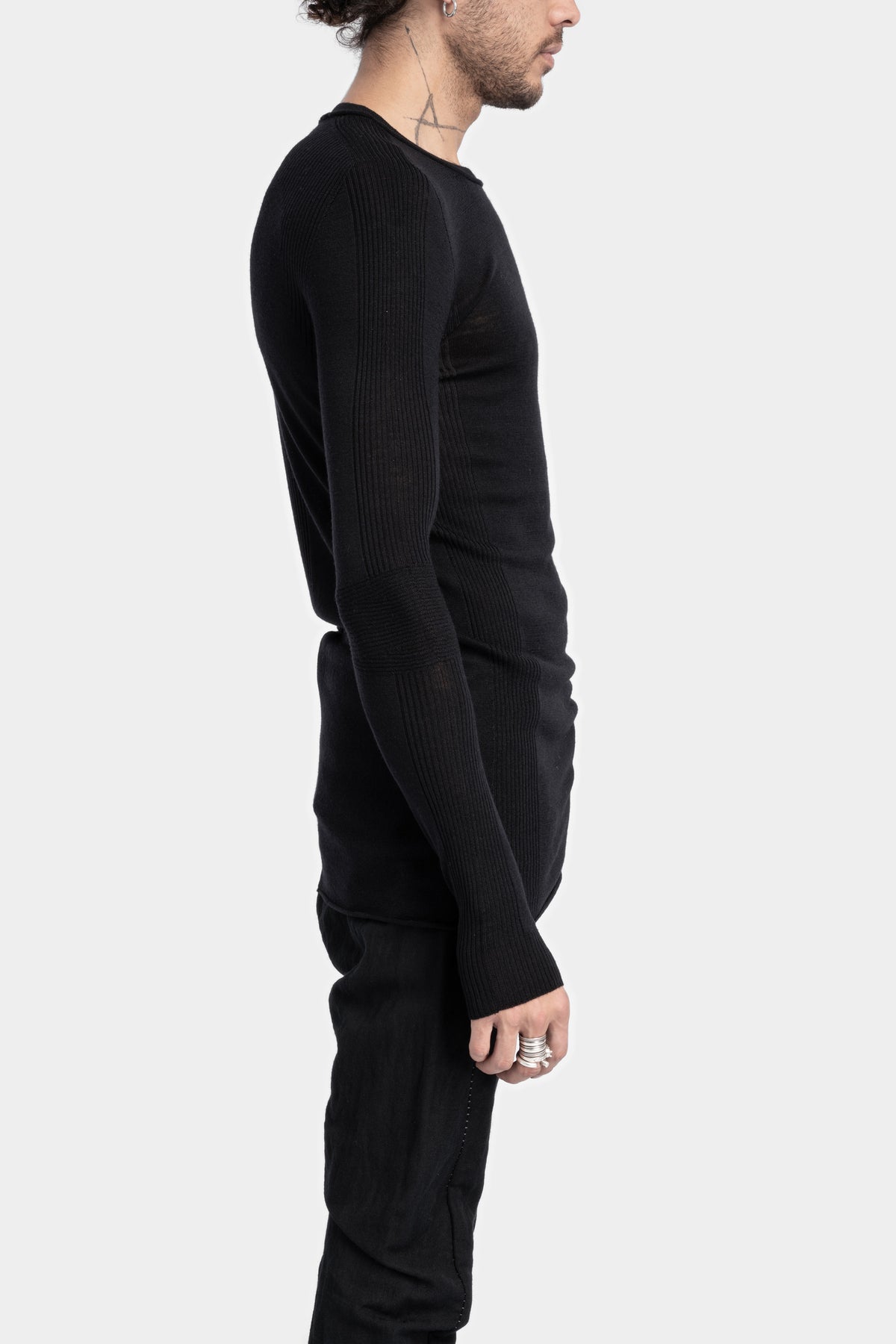 Masnada | AW24 - Lightweight wool knit sweater