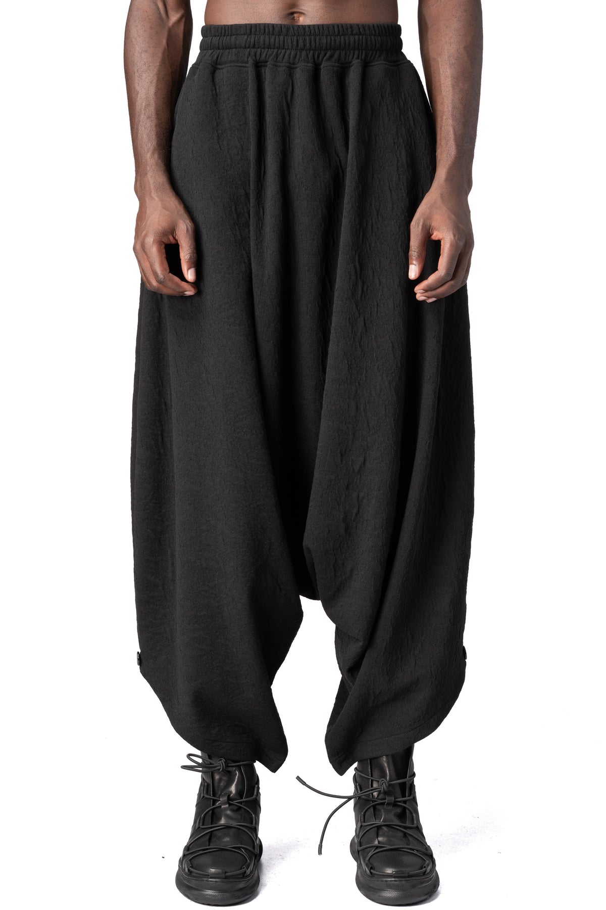 La Haine Inside Us | AW26 - Oversized low-crotch embossed fleece trousers, Black M1337