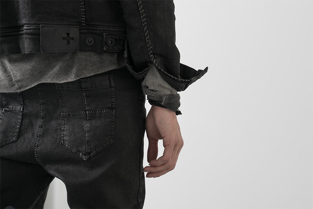 MD75 – Italian Avant-Garde Knitwear & Hand-Dyed Experimental Fashion
