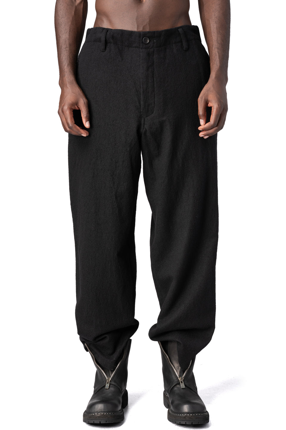 Shrink wool patch pocket pants, Black